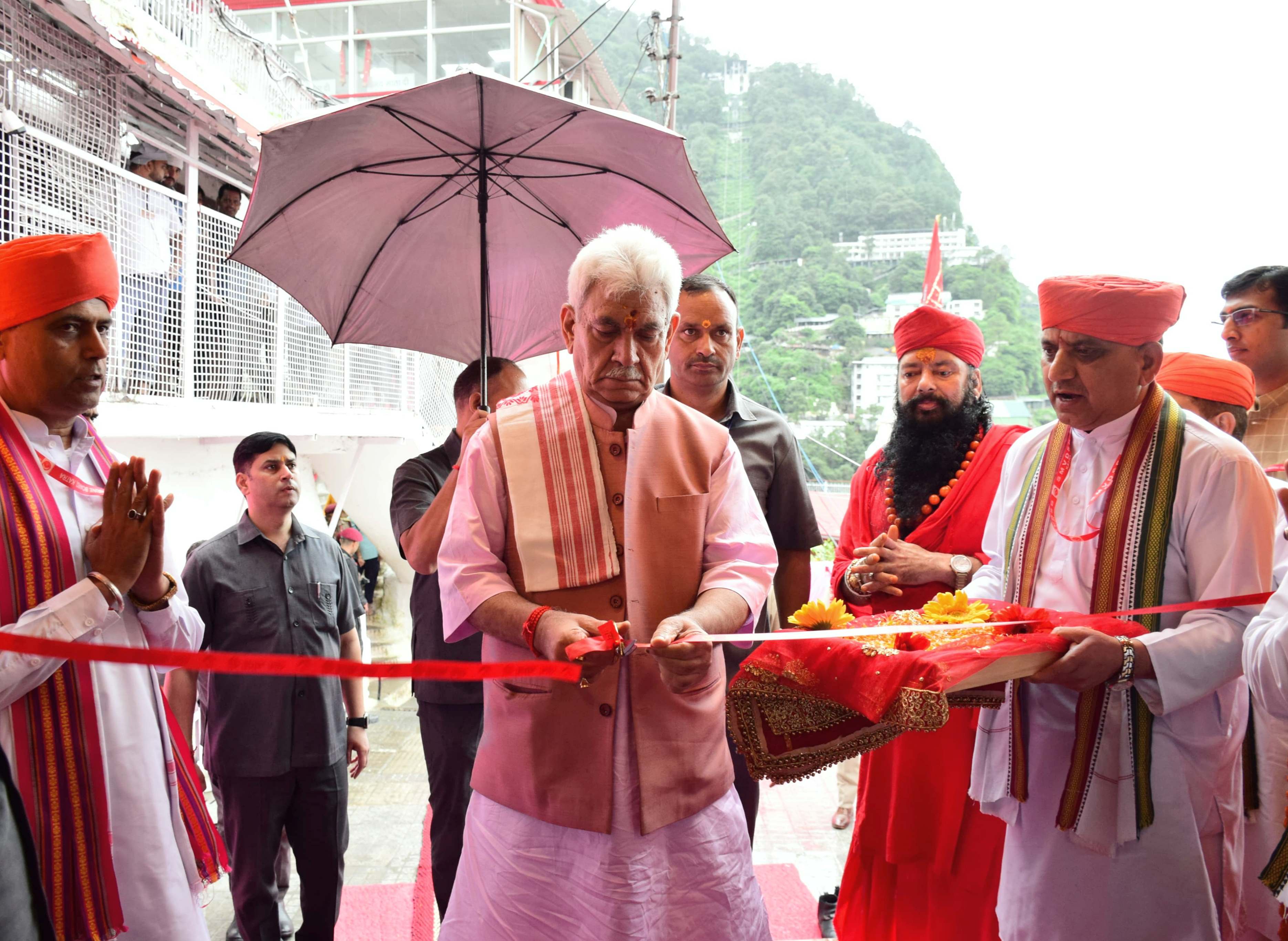 LG dedicates Yagyashala at Bhawan 